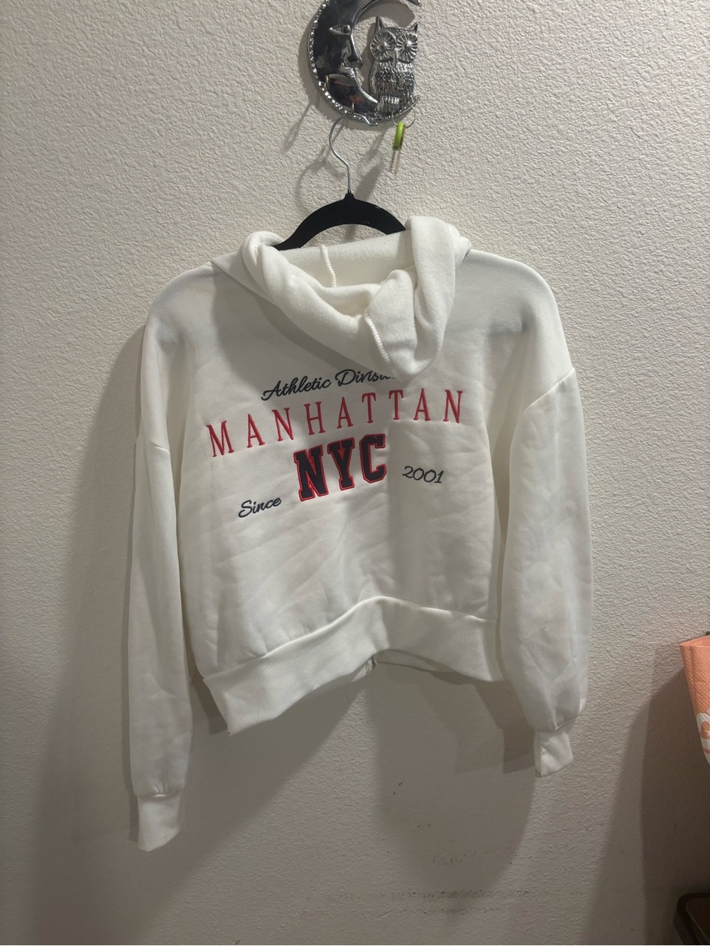 Manhattan NYC White Crewneck Hoodie Sweatshirt - Women's Pullover
